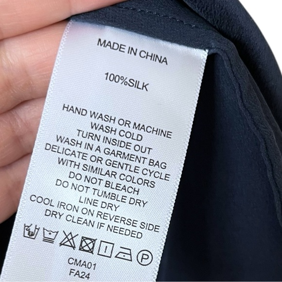 Quince Washable 100% Silk Sleep Tank Top in Indigo Large - Picture 8 of 9